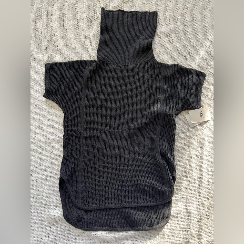 🆕New with Tags: Ugg Selby women’s sweater tunic
